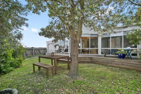 47 Baker Street - Sunshine Coast Guide 24