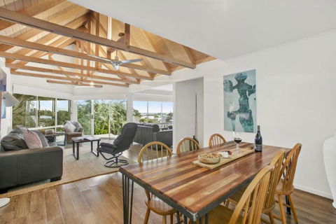 47 Baker Street - Sunshine Coast Guide 0