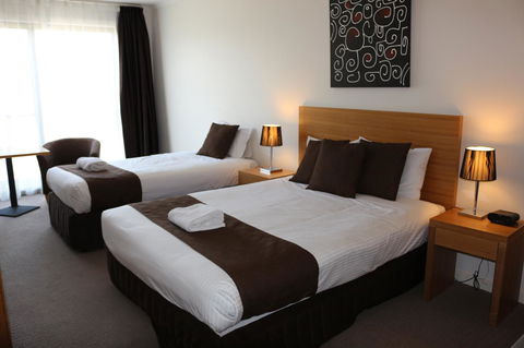 Bairnsdale International - Sunshine Coast Guide 28