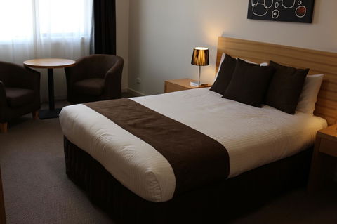 Bairnsdale International - Sunshine Coast Guide 23
