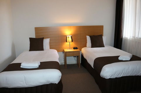 Bairnsdale International - Sunshine Coast Guide 26