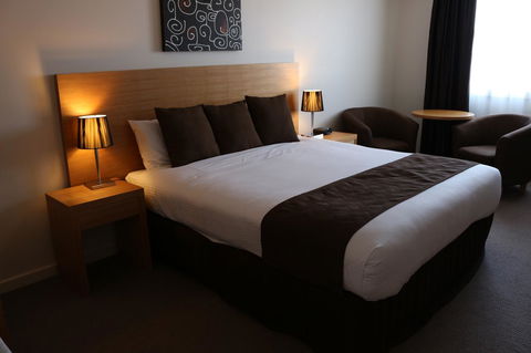 Bairnsdale International - Sunshine Coast Guide 11