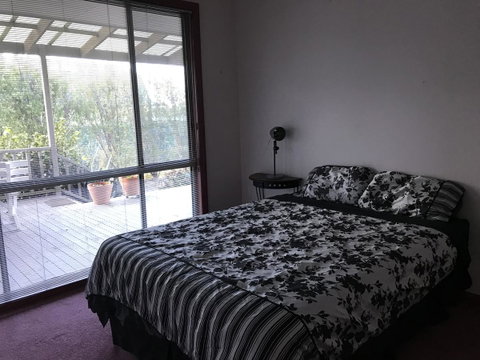 Eagle Bay Views - Sunshine Coast Guide 14