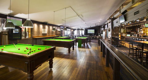 Burvale Hotel - Sunshine Coast Guide 19
