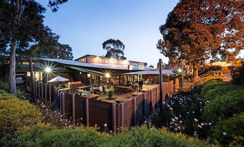 Burvale Hotel - Sunshine Coast Guide 30