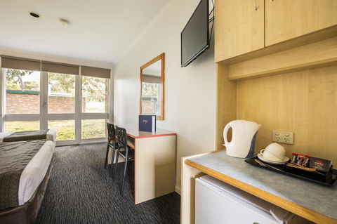 Burvale Hotel - Sunshine Coast Guide 34