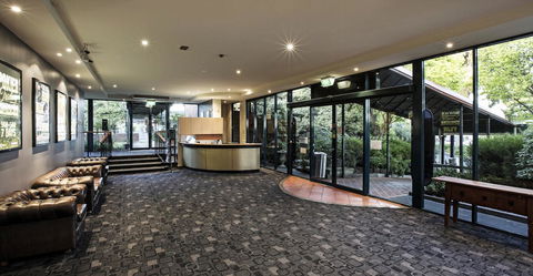 Burvale Hotel - Sunshine Coast Guide 18