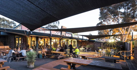 Burvale Hotel - Sunshine Coast Guide 29