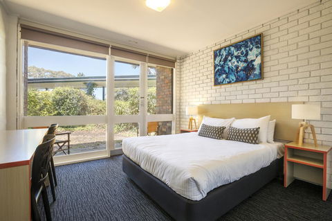 Burvale Hotel - Sunshine Coast Guide 5