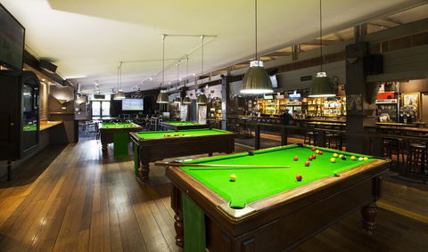 Burvale Hotel - Sunshine Coast Guide 21