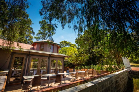 Eltham Gateway Hotel & Conference Centre - Sunshine Coast Guide 43