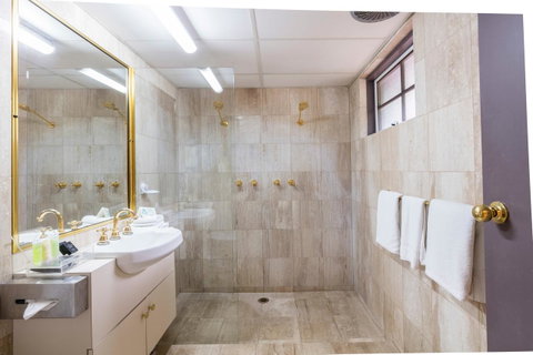 Eltham Gateway Hotel & Conference Centre - Sunshine Coast Guide 36