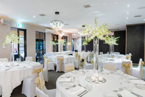 Eltham Gateway Hotel & Conference Centre - Sunshine Coast Guide 23