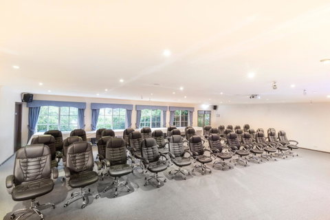 Eltham Gateway Hotel & Conference Centre - Sunshine Coast Guide 18