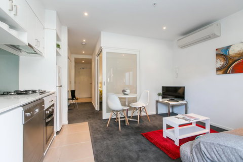 Complete Host The River Apartments - Sunshine Coast Guide 7