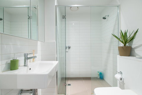 Complete Host The River Apartments - Sunshine Coast Guide 3