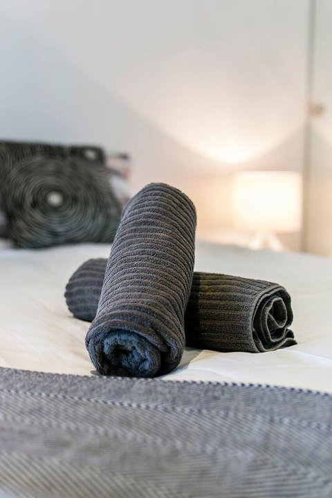 Complete Host The River Apartments - Sunshine Coast Guide 9