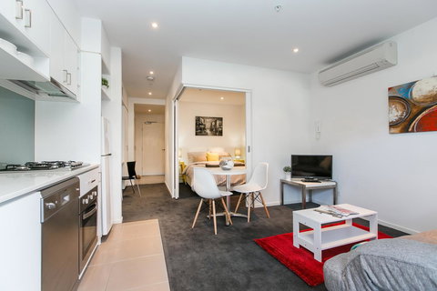 Complete Host The River Apartments - Sunshine Coast Guide 1