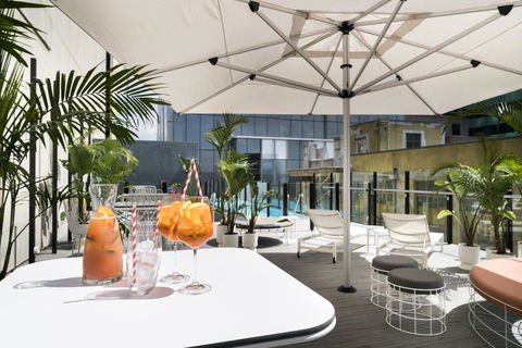 Adelphi Hotel - Sunshine Coast Guide 17