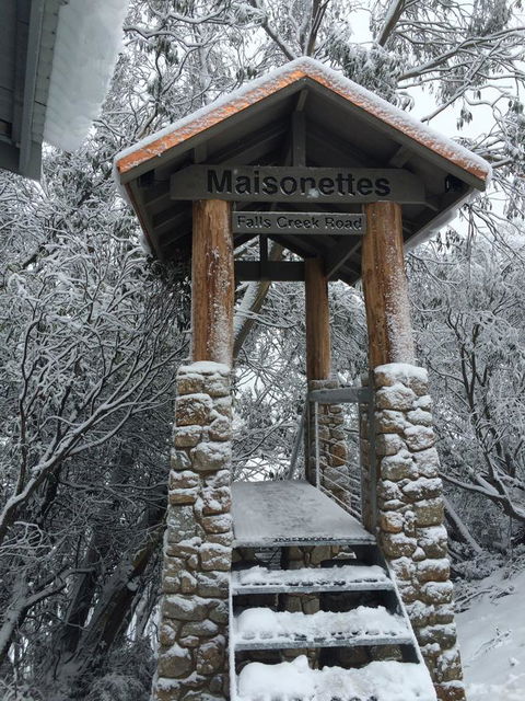 Maisonettes Falls Creek - Sunshine Coast Guide 1