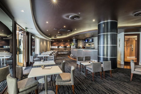 Quay West Suites Melbourne - Sunshine Coast Guide 18