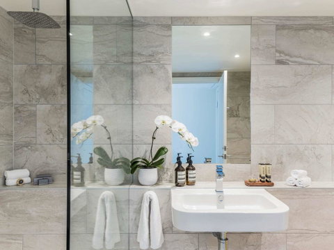 Quay West Suites Melbourne - Sunshine Coast Guide 28