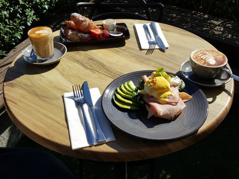 Quay West Suites Melbourne - Sunshine Coast Guide 16