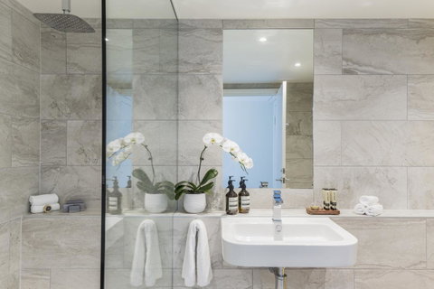 Quay West Suites Melbourne - Sunshine Coast Guide 11