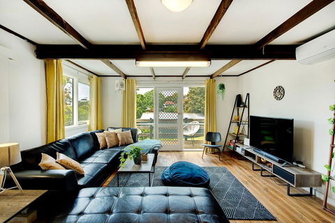 Jettycove Beach House - Sunshine Coast Guide 0