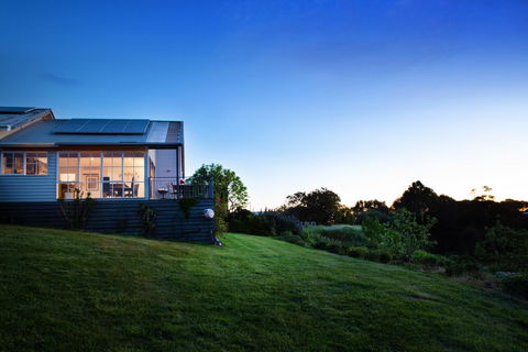 Churchills - Sunshine Coast Guide 6