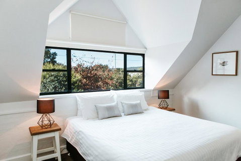 The Berry Inn - Sunshine Coast Guide 0
