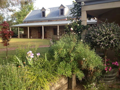 The Coach House On River And Park - Sunshine Coast Guide 0