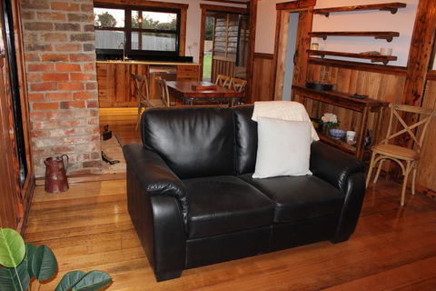 The Cottage - Sunshine Coast Guide 2