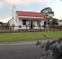 The Cottage - Sunshine Coast Guide