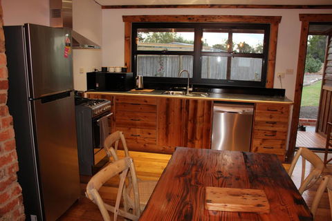 The Cottage - Sunshine Coast Guide 1