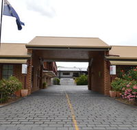 The Cottage Motor Inn Albury - Sunshine Coast Guide