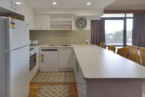 The Crest 6 33 Pacific Drive - Sunshine Coast Guide 2