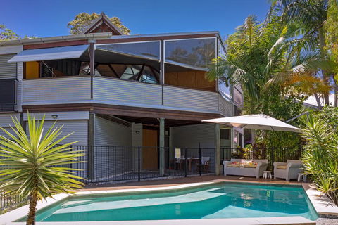 The Dome House - Sunshine Coast Guide 1