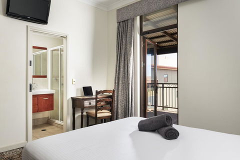 The Esplanade Hotel Port Hedland - Sunshine Coast Guide 3