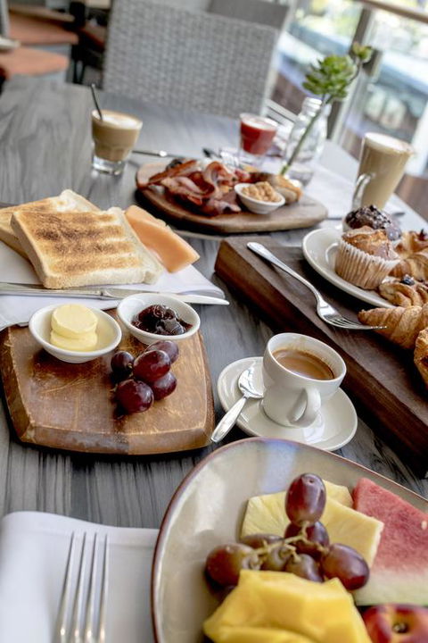 The Executive Inn, Newcastle - Sunshine Coast Guide 3