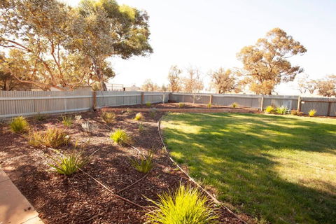 The Farmhouse. - Sunshine Coast Guide 3