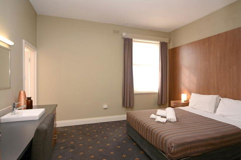 The Formby Hotel - Sunshine Coast Guide 0