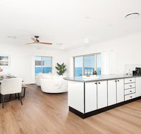 The Great Entertainer - Sunshine Coast Guide