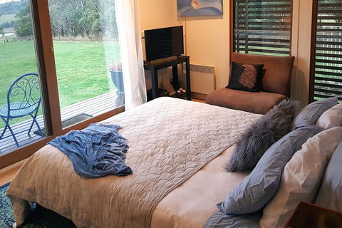 The Gurdies Room With Amazing Sunset Views - Sunshine Coast Guide 0
