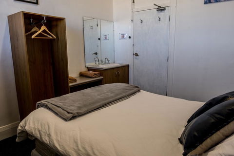 The Imperial Hotel - Sunshine Coast Guide 3