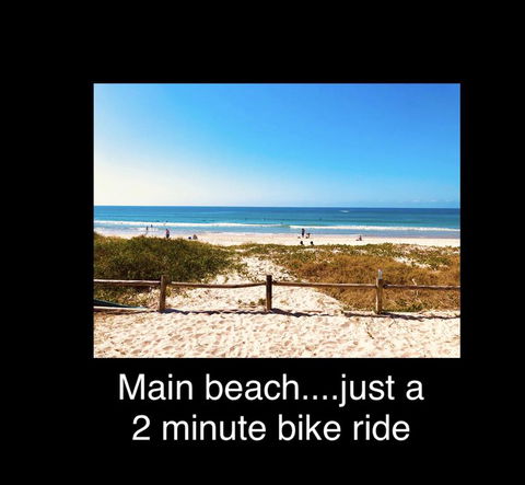 The Lazy Llama - Sunshine Coast Guide 1