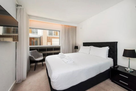 The Nest - Smart Suite On Newcastle St With Rooftop Views - Sunshine Coast Guide 0