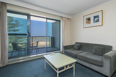 The Oaks Waterfront Resort, Unit 303 - Sunshine Coast Guide 3