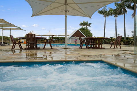 The Oaks Waterfront Resort, Unit 502 - Sunshine Coast Guide 1