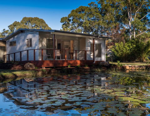 The Pouch B & B - Sunshine Coast Guide 0